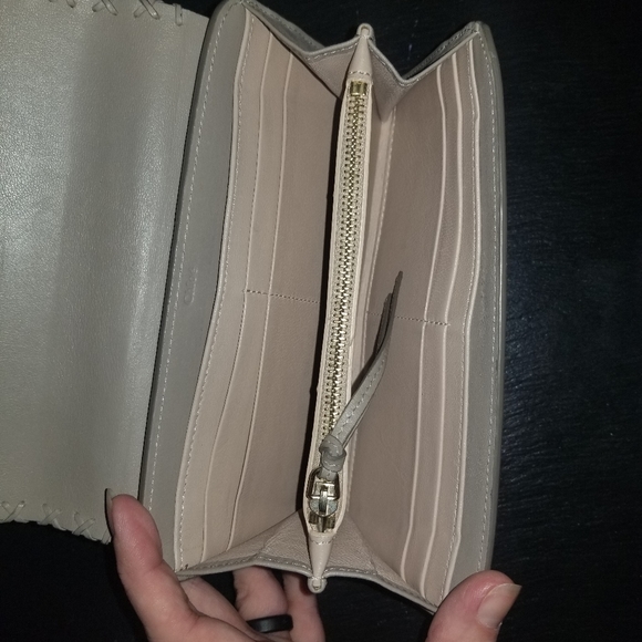 💞Neutral Chloe Long Wallet💞 - Picture 7 of 12